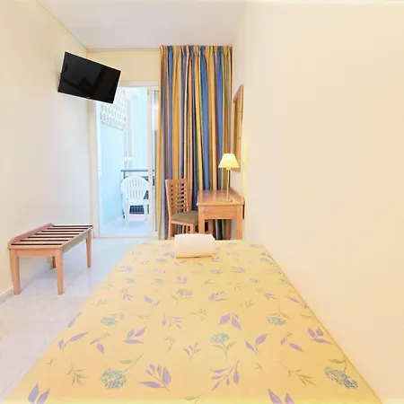 Hotel Azuline Pacific